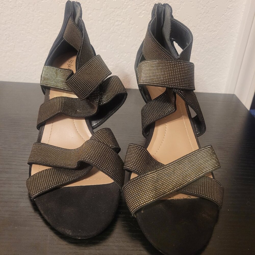 Stretchy Black and Gold Dancing Shoes